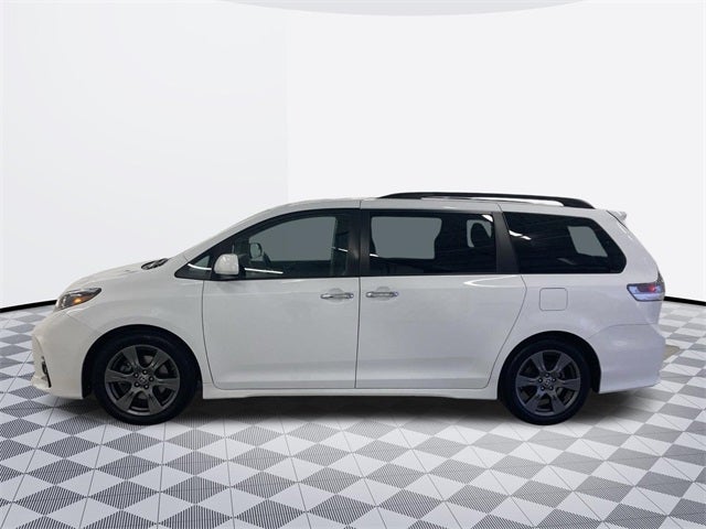 2020 Toyota Sienna SE 8 Passenger
